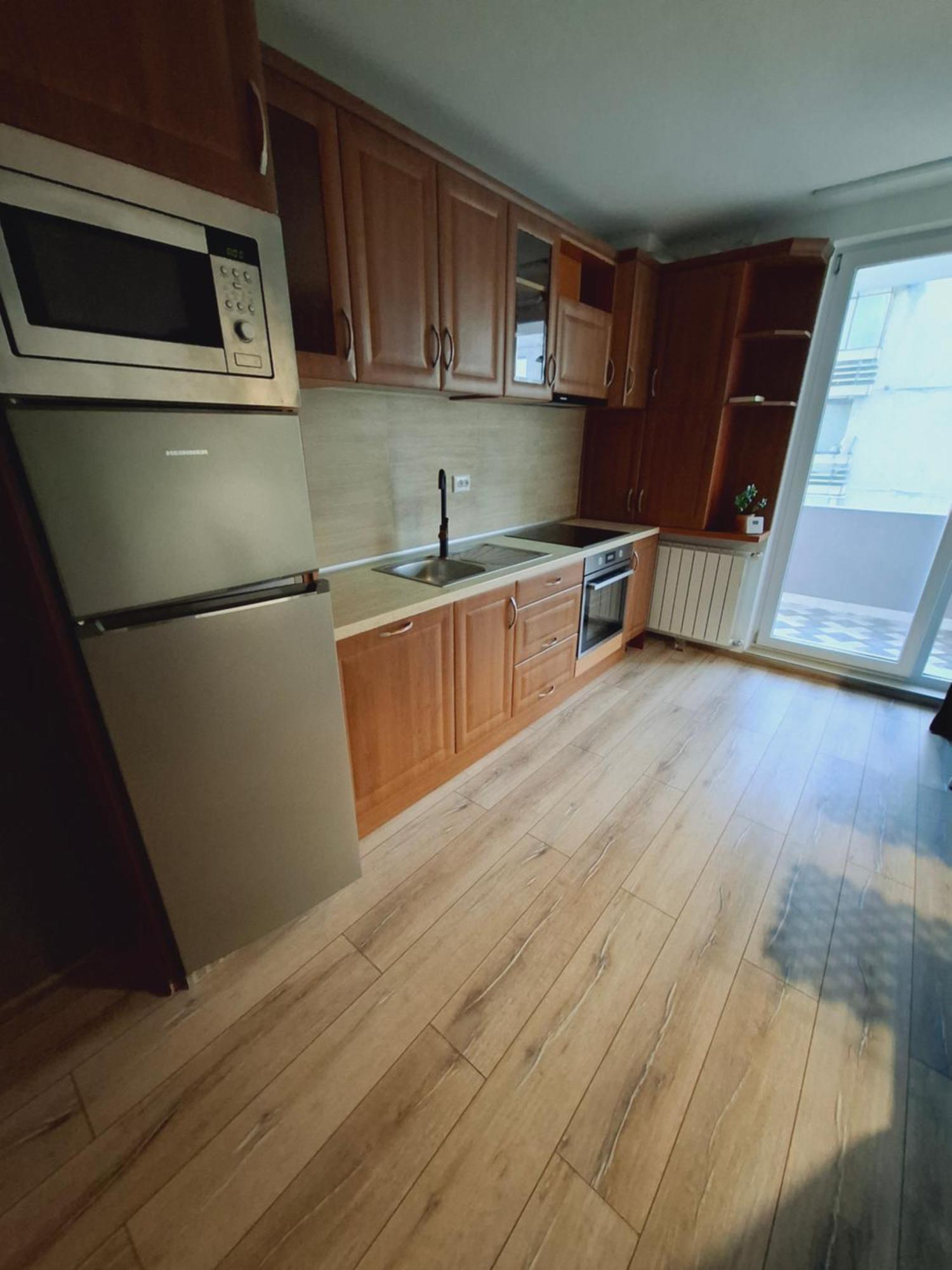 New Grey Apartament Reghin Exterior photo